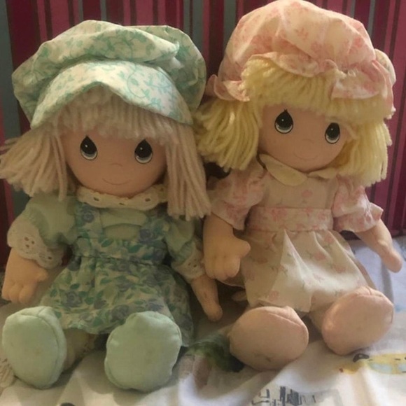 Vintage Precious Moments Twin Sisters Dolls Set - Picture 5 of 7